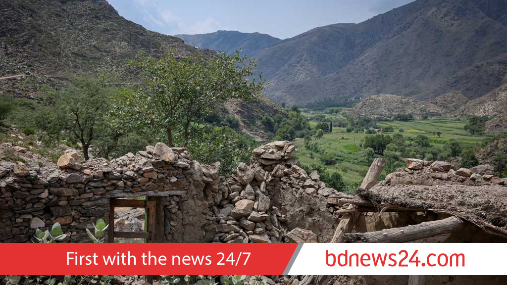 Afghanistan airdrops commandos to rescue quake survivors