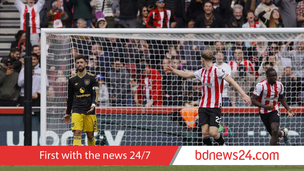 Fernandes misses penalty as Man United slump to defeat at Brentford