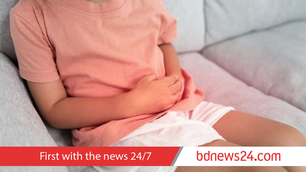 Over 800 Indonesian students suffer mass food poisoning from government free meals