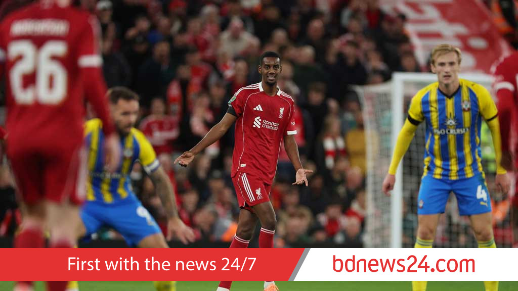 Isak scores his first goal for Liverpool, Ekitike sees red after winner