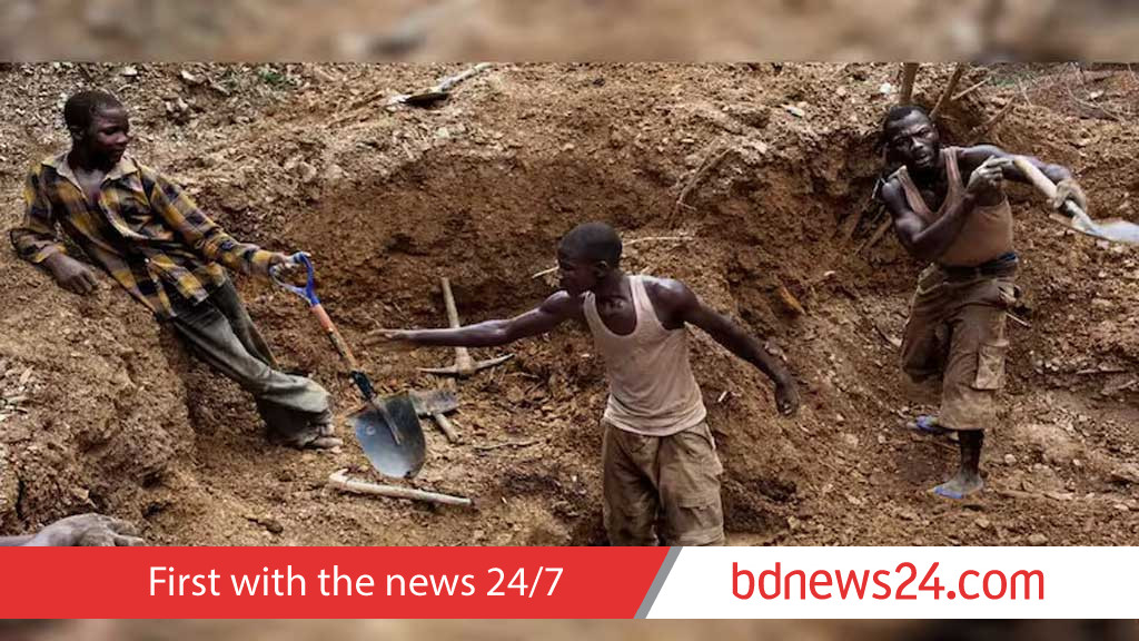 At least 100 feared dead in northwest Nigeria gold mine collapse, locals say