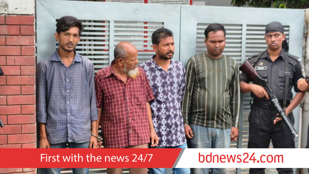 Four sent to jail in anti-middlemen drive near passport office