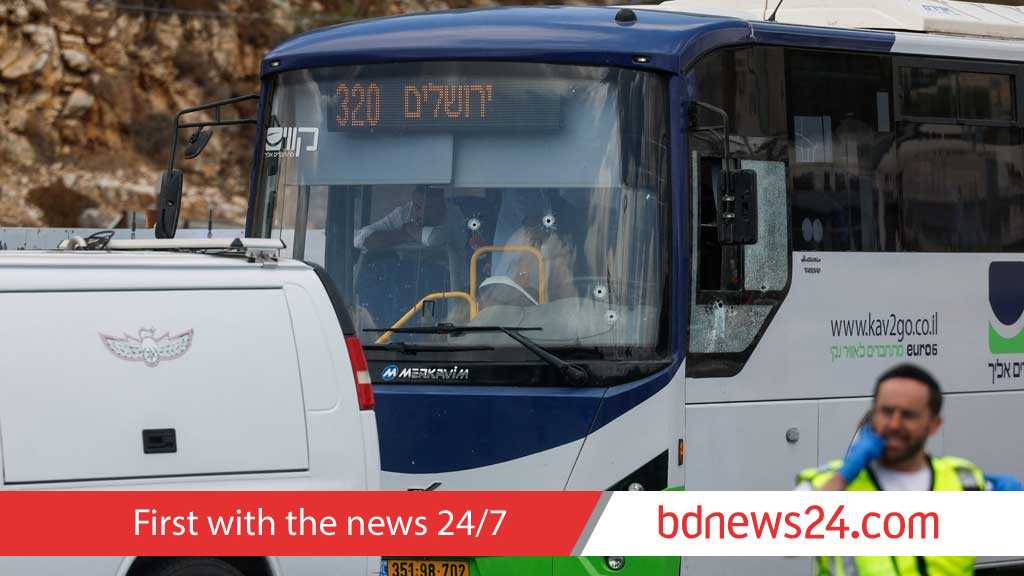 Palestinian gunmen kill six in Jerusalem bus stop shooting