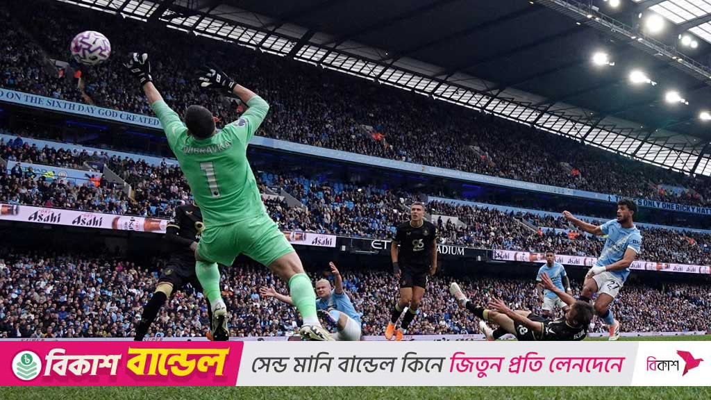 Liverpool, Chelsea and Man United lose on day of late drama