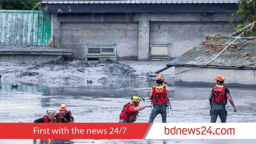 Taiwan rescuers battle thick mud to look for missing from Super Typhoon Ragasa