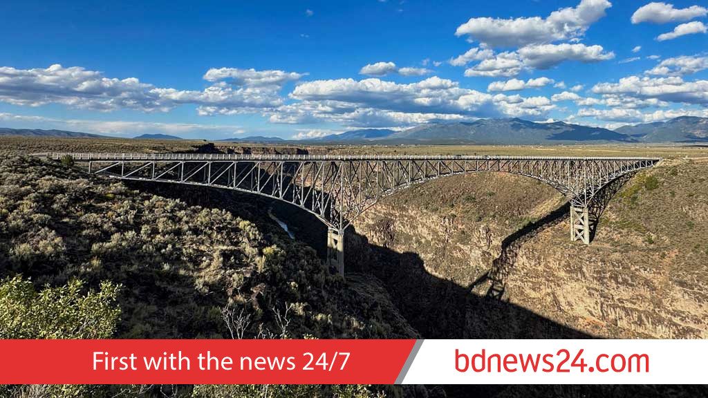 Landmark New Mexico bridge closed to pedestrians after record number of suicides