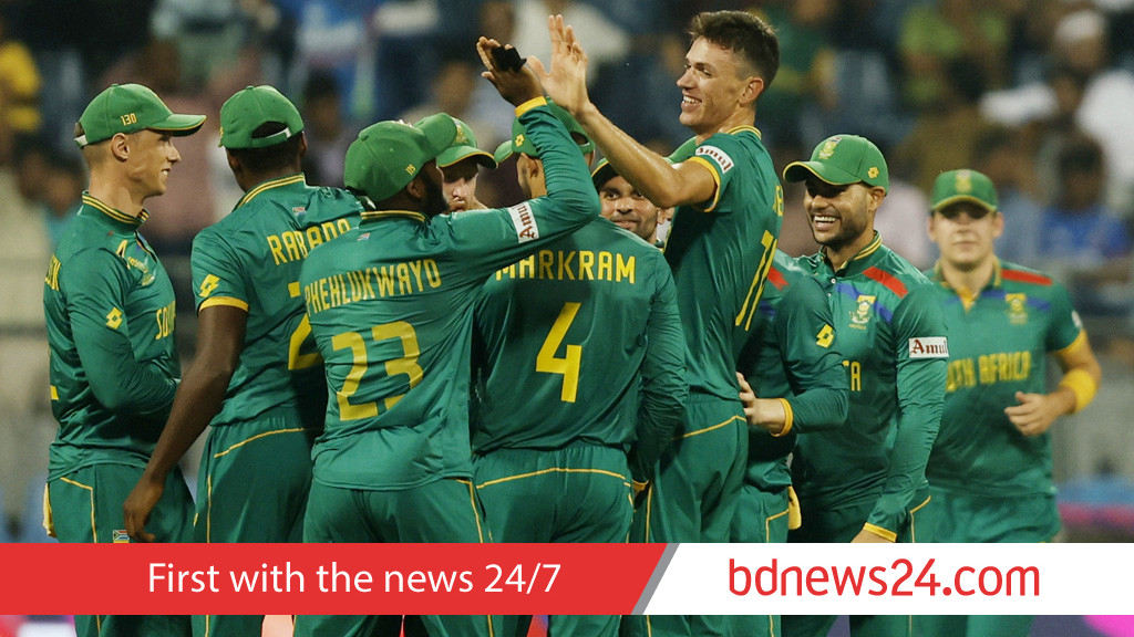 South Africa beat England by 14 runs in five-over contest
