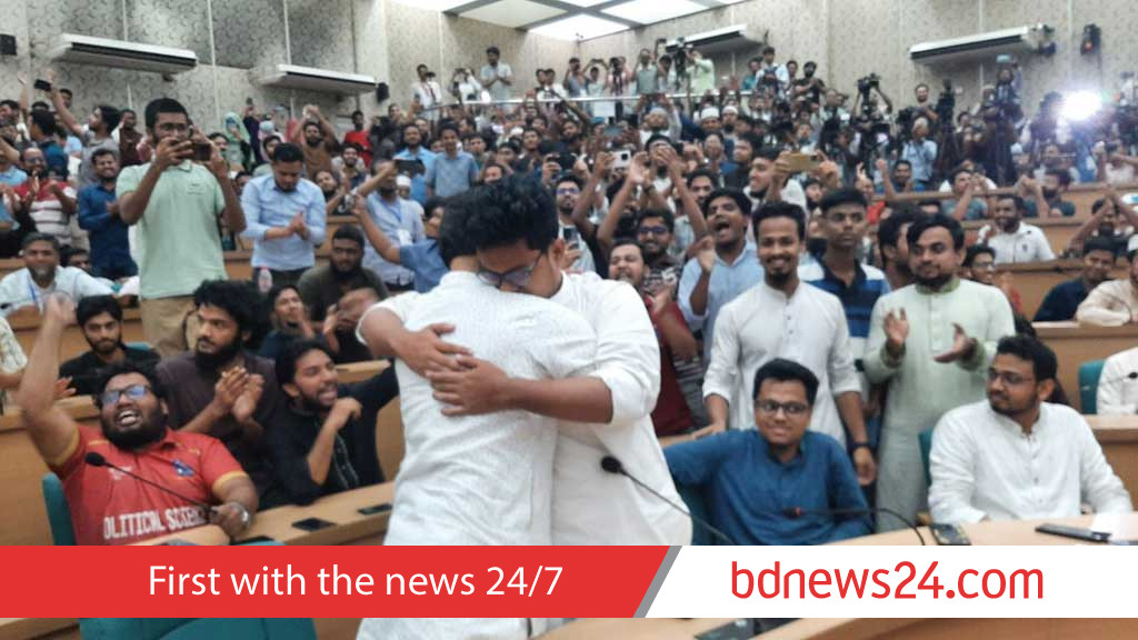 Shadik elected VP, Farhad GS as Shibir sweeps DUCSU polls