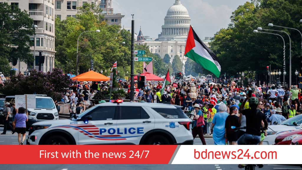 Washington, DC, residents protest against Trump's troop deployment to the city