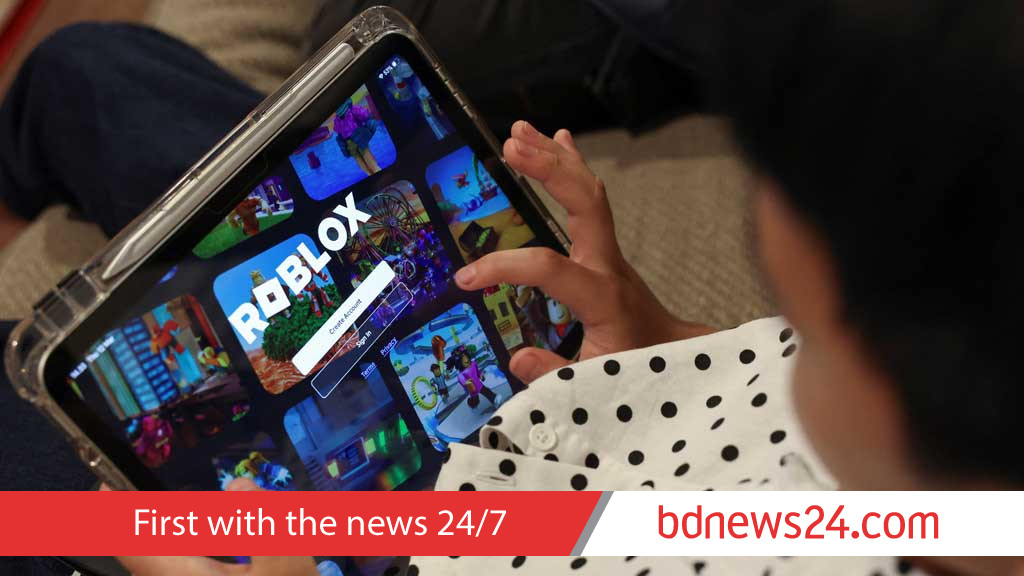 Australia seeks child safety details from Roblox, Minecraft