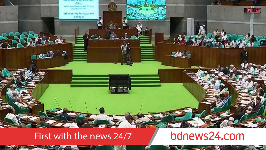 Foreign firms can operate port terminals: minister