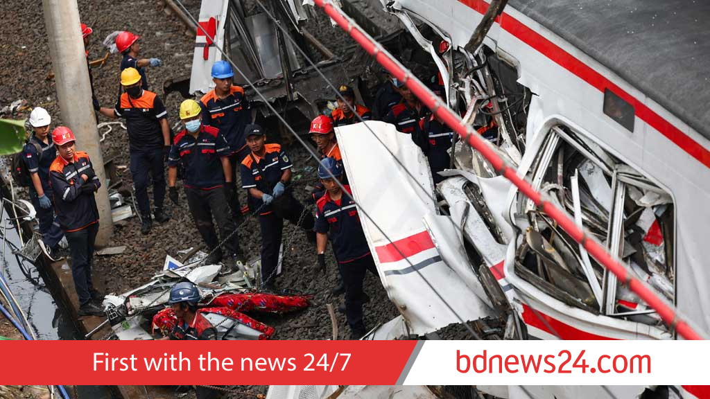 Indonesia commuter train crash toll rises to 14