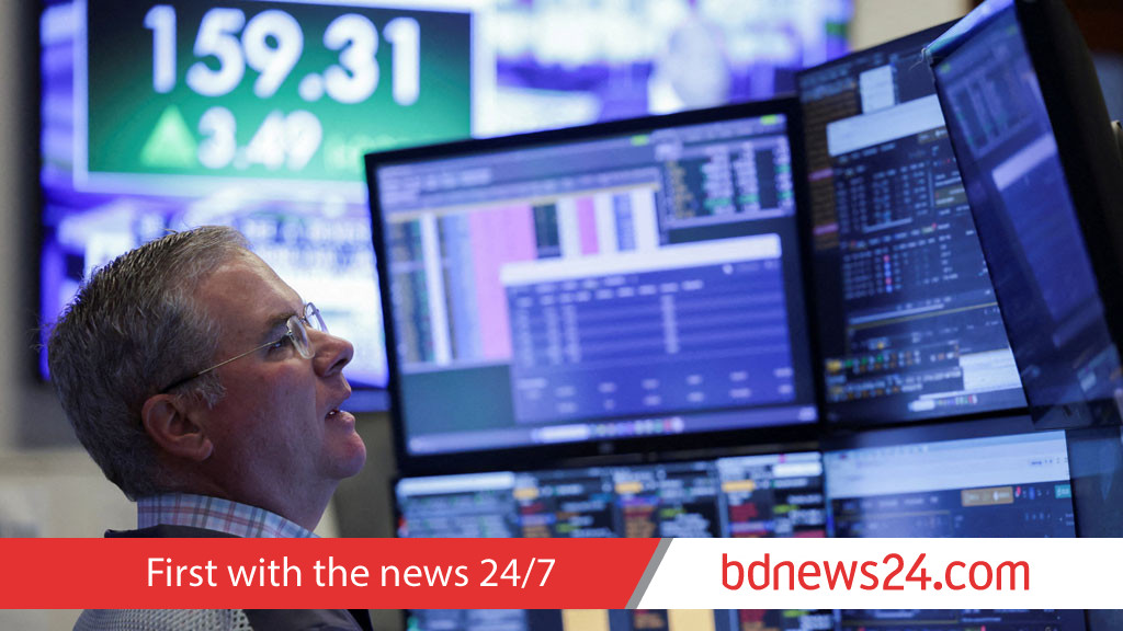 Tech lifts US stocks, oil dips on Iran peace hopes