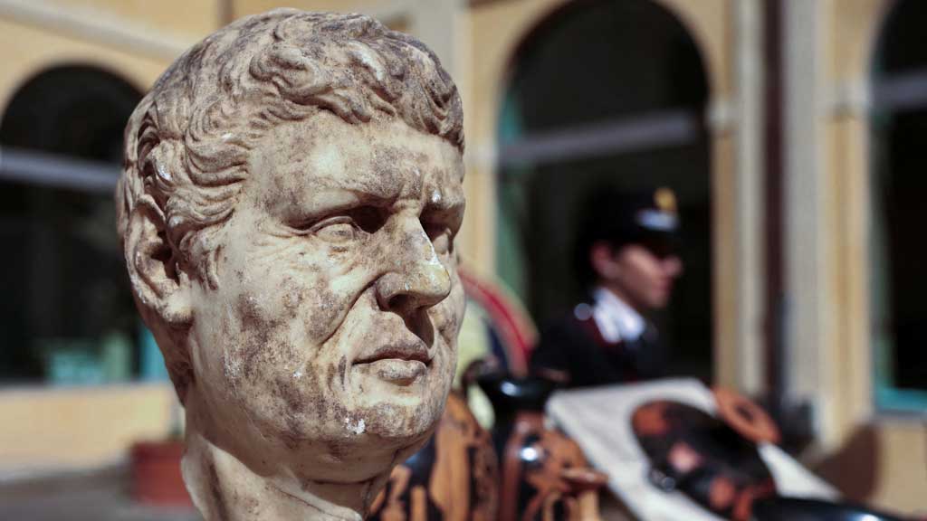 US returns 337 looted antiquities to Italy