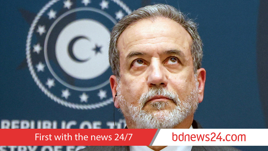 Iran warns it will strike US bases if attacked