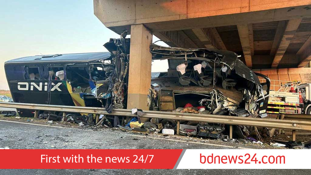 Bus crash leaves 6 dead in Brazil