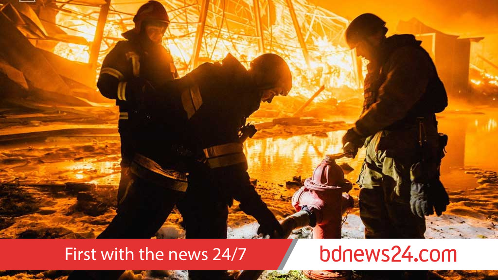 Russian authorities put out fire at Taman port