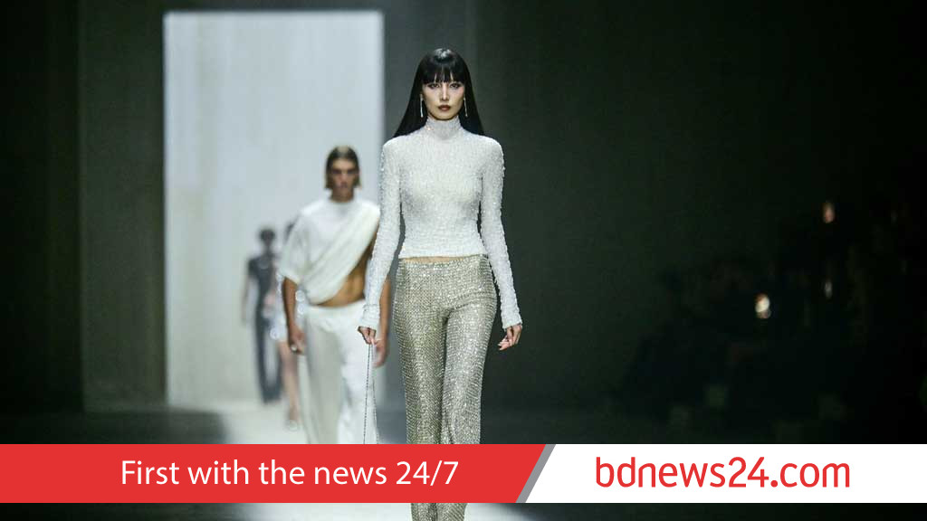 Demna presents first Gucci show