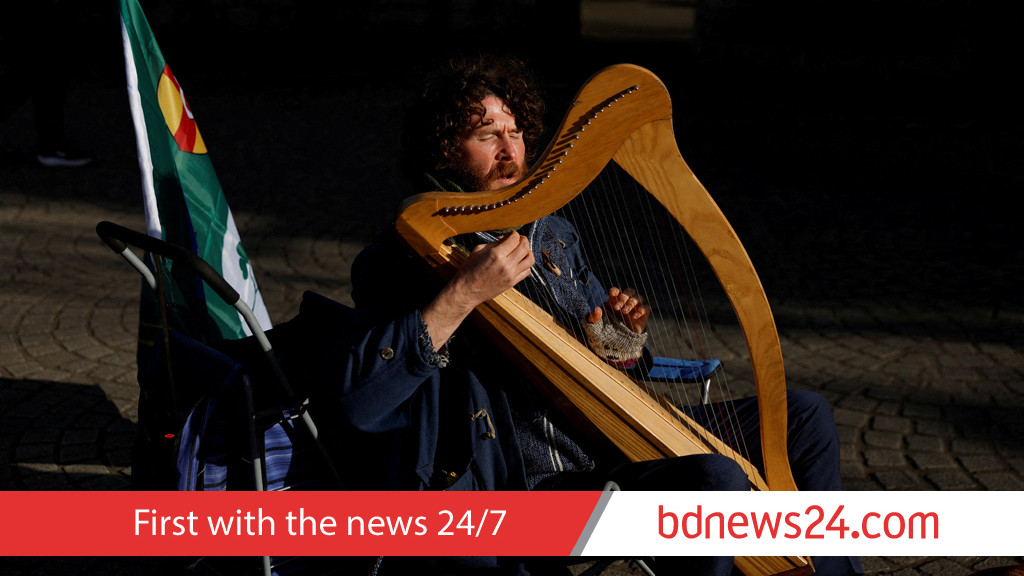 Ireland rolls out basic income for artists