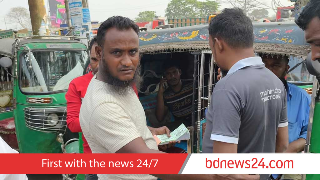 Transport workers block highway over ‘resurgence of extortion’