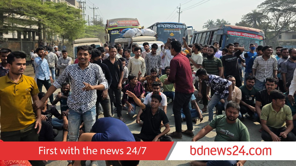 Garment workers block Dhaka–Sylhet Highway for backpay