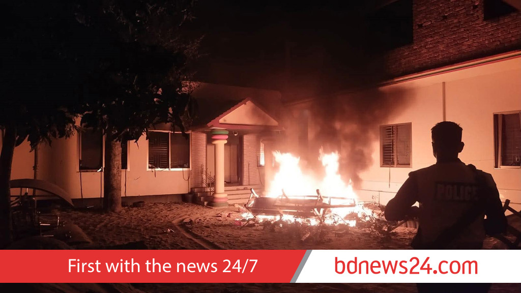 Teacher’s tendons cut in Narsingdi land feud, attackers' home torched