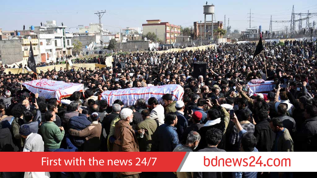 Thousands mourn Islamabad suicide bombing victims