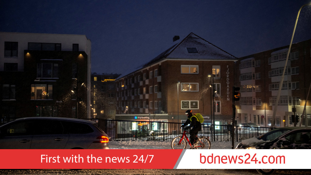 Snowstorm cuts power to 200,000 homes in Romania