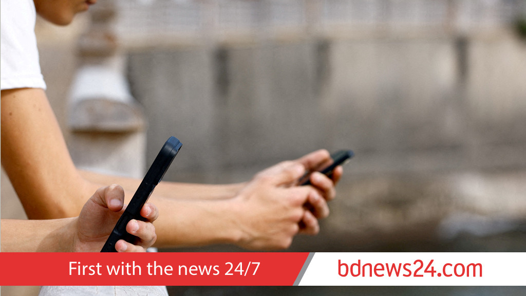 UK tells parents to check kids’ online activities