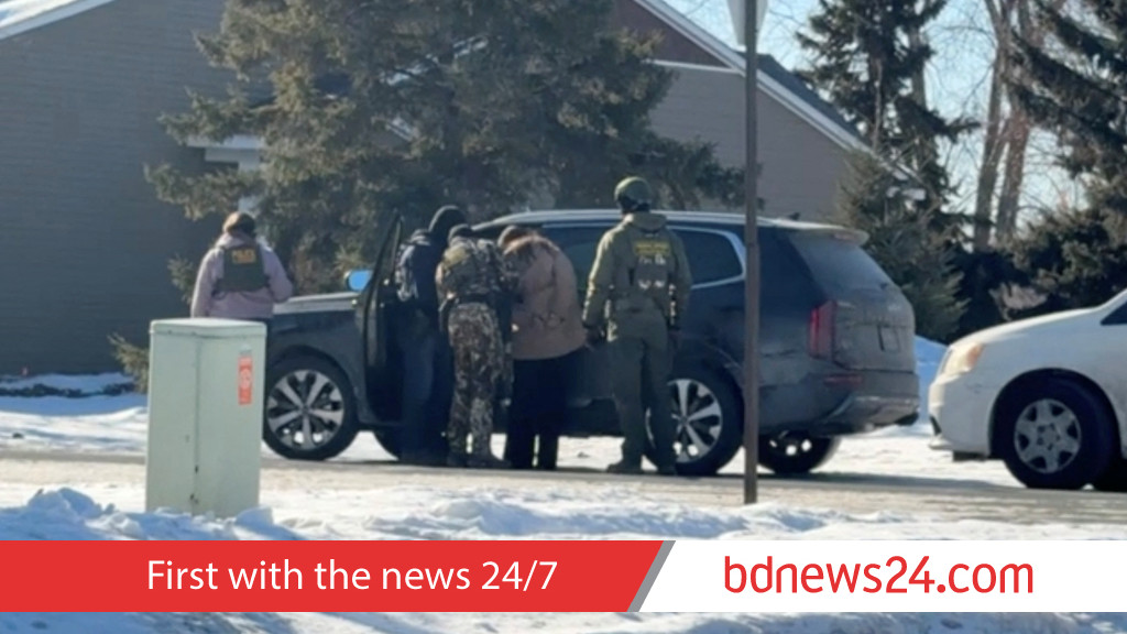 ICE cracks down on people who follow them in their cars