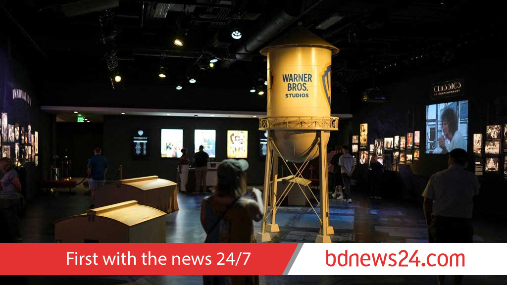 Paramount strikes $110bn deal for Warner Bros