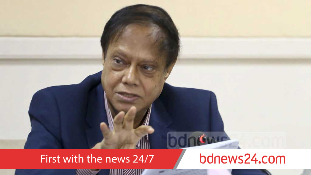 Governor slates businesses for 'puppet-like' conduct