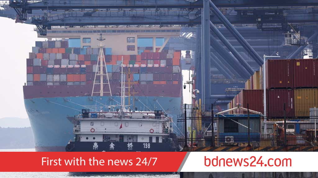 China’s trade ends 2025 with record surplus despite Trump tariffs