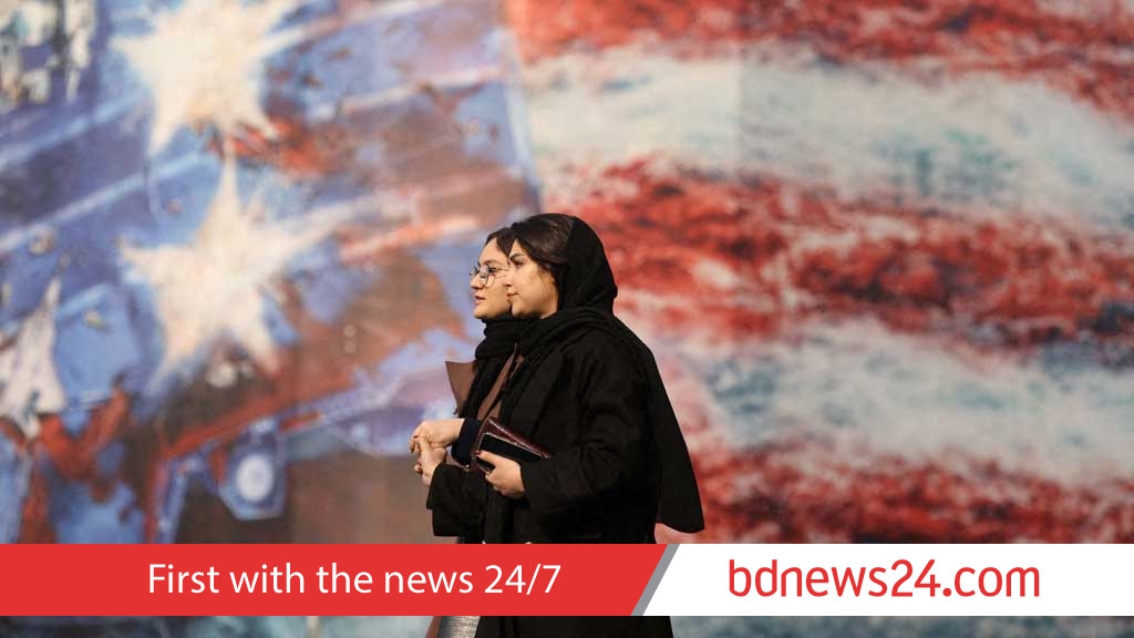 Trump weighs Iran strikes