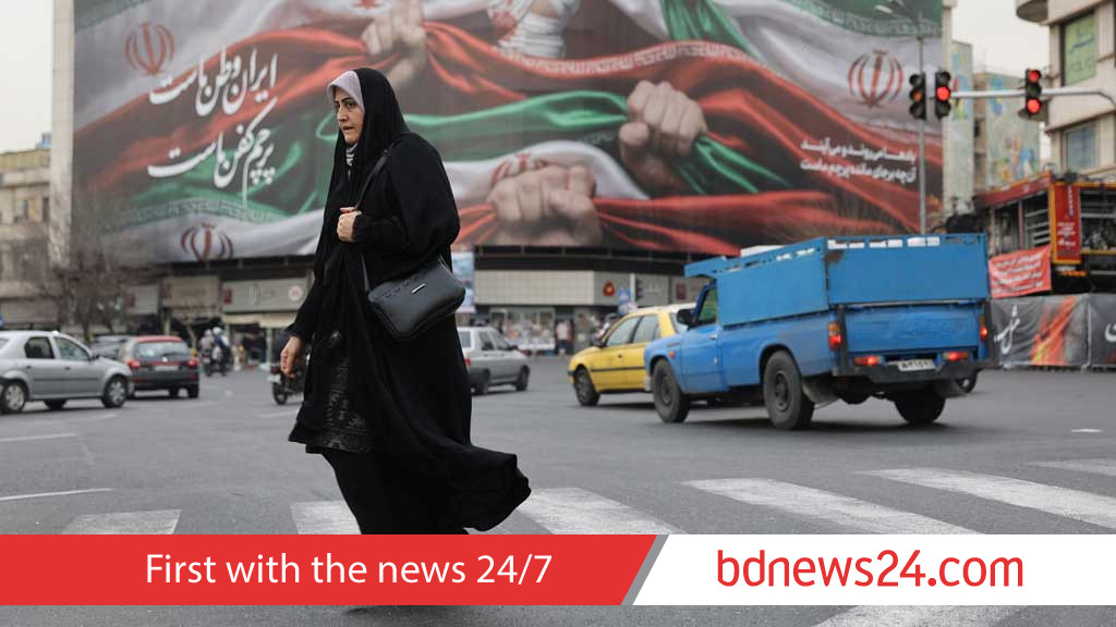 Iran to consider lifting internet ban