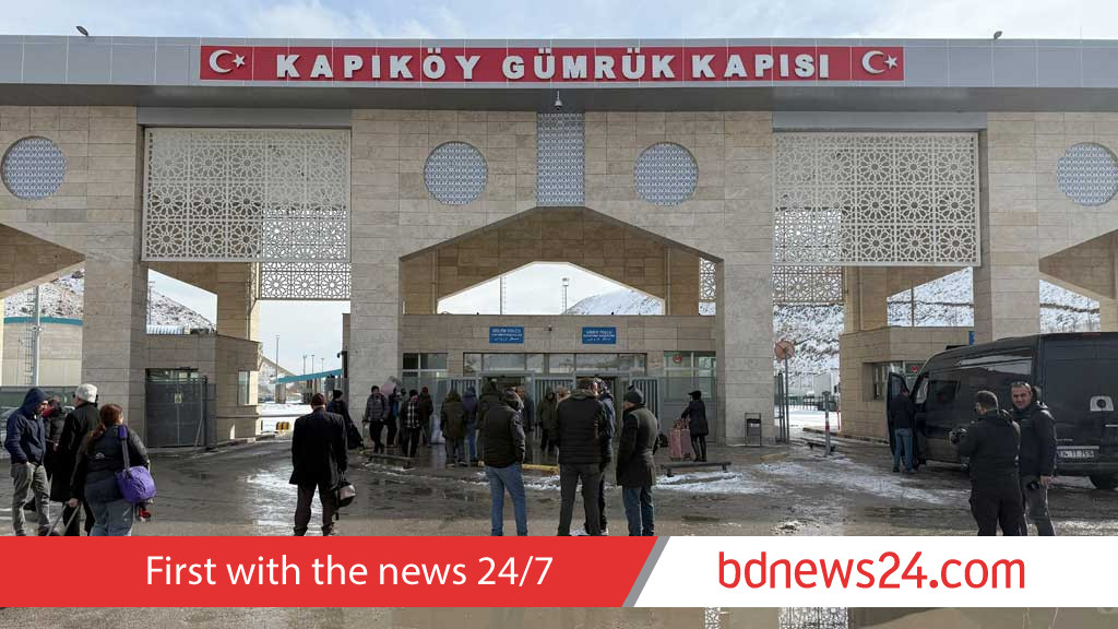 Iranians arrive in Turkey as crackdown persists