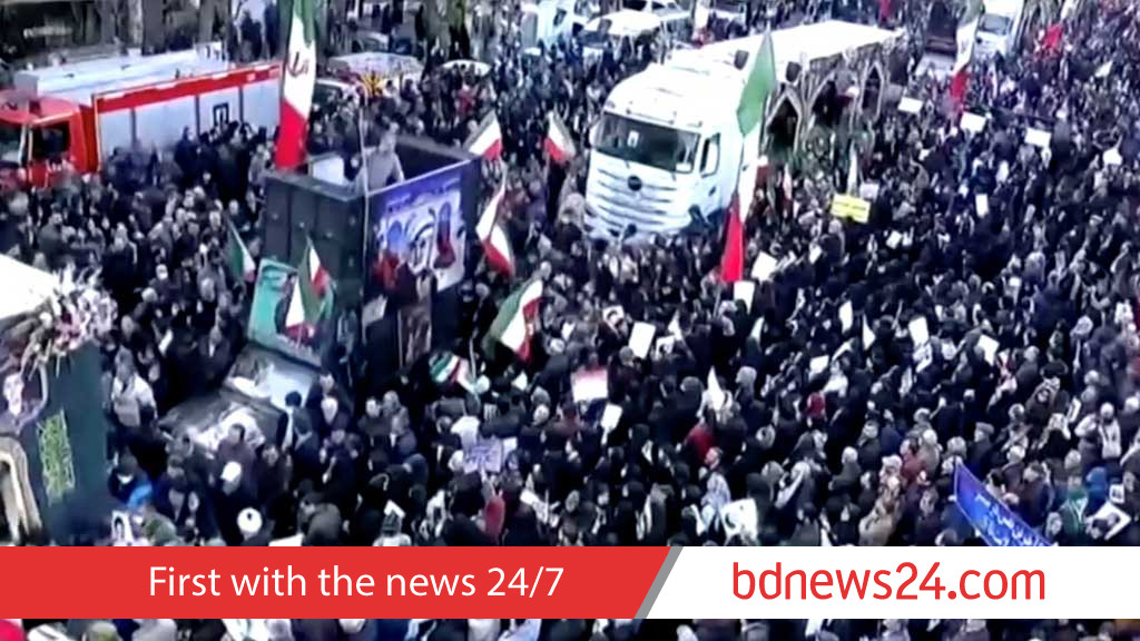 Iran protests expose opposition splits