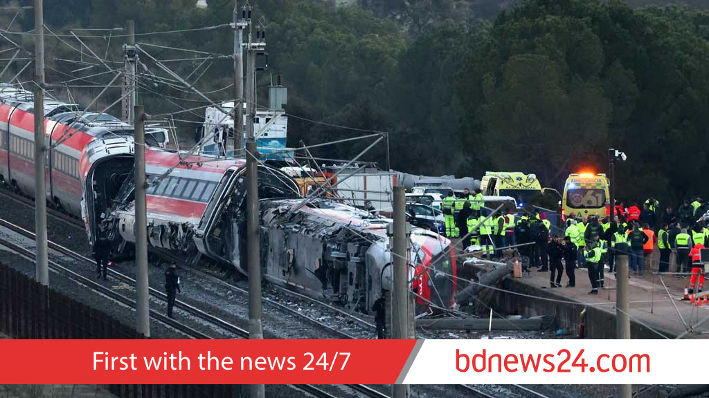 Passengers tell of terror, screams after Spain train crash