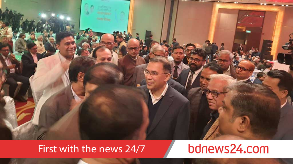 Tarique meets journalists at BNP event