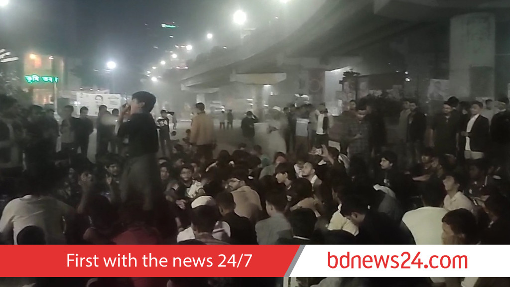 Dhaka Polytechnic students stage midnight protest