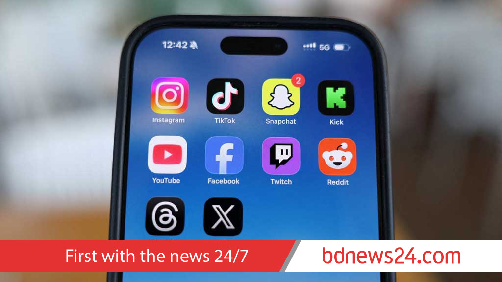 Countries move to curb children's social media access