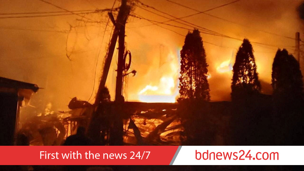 Russia, Ukraine trade allegations of New Year's Day civilian attacks