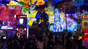 Chinese lantern festival lights up for Lunar New Year