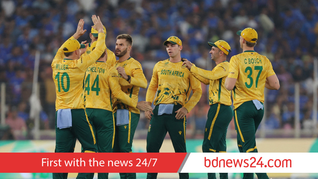 S Africa beat Zimbabwe to reach semis