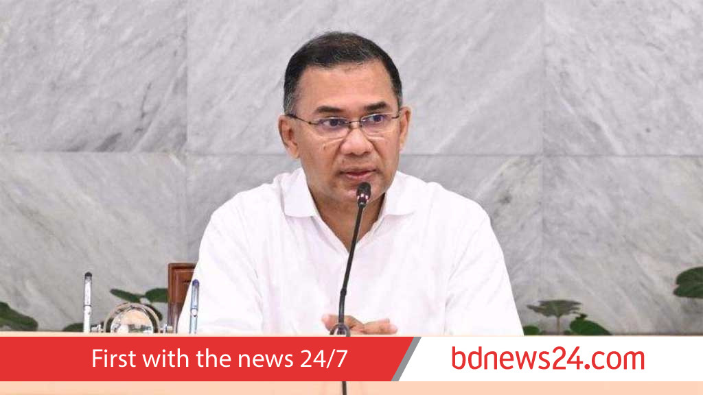 PM consults experts on overhaul of Dhaka traffic system