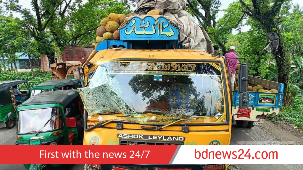 Eight construction workers killed in head-on collision between pickup and truck in Sylhet — image 2